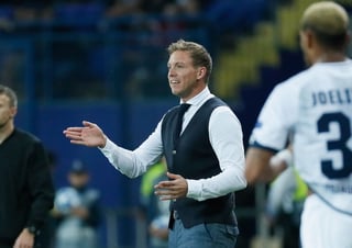 El entrenador de Hoffenheim Julian Nagelsmann dirige en un partido del grupo F de la Liga de Campeones entre Shakhtar y Hoffenheim.