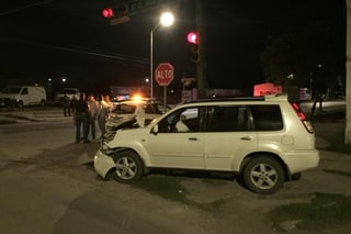 Daños. El monto de los daños en los vehículos producto del accidente vial se calculó en cerca de 110 mil pesos. (EL SIGLO DE TORREÓN) 