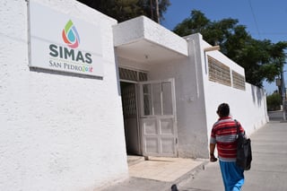 Apoyo. El gerente del Simas sugirió al legislador que les apoye a gestionar obras para el Simas. (EL SIGLO DE TORREÓN)