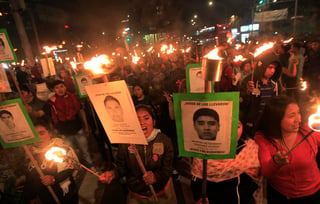 No olvidan. Se espera hoy varias manifestaciones en el país para recordar a los 43 estudiantes desaparecidos de Ayotzinapa. (EFE)