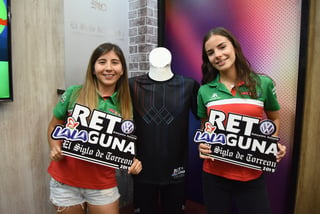 Claudia Fernanda Arguijo Aguirre (i) y Fátima Alanís Miñarro estuvieron de visita en las instalaciones de El Siglo de Torreón.