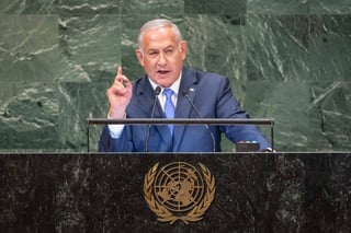 Tal como hiciera en anteriores intervenciones para denunciar la supuesta intención de Irán de desarrollar armas atómicas, Netanyahu se sirvió de material gráfico para demostrar sus aseveraciones. (NOTIMEX)
