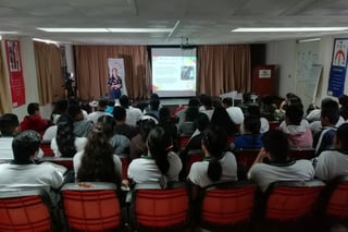 Plática. Alrededor de 150 alumnos participaron en la plática de prevención de la violencia. (EL SIGLO DE TORREÓN)