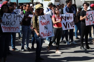 Estudiantes salieron a marchar a 50 años del movimiento del 2 de octubre de 1968. (CARLOS GONZÁLEZ) 