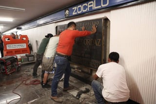 A través de su cuenta de Twitter, el jefe de Gobierno, José Ramón Amieva, informó que las placas ubicadas en estaciones del Metro y la Sala de Armas de la Magdalena Mixhuca, formarán parte del acervo de la Ciudad. (ARCHIVO)