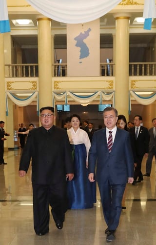 Se desconoce si el grupo, compuesto por 160 personas y encabezado por el ministro surcoreano de Unificación, Cho Myoung-gyon, se reunirá o no con el actual líder norcoreano, Kim Jong-un. (ARCHIVO)