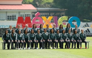 El técnico de la selección femenina de futbol de México, Roberto Medina, presentó a las convocadas que participarán en el Campeonato Femenino de la Concacaf, clasificatorio a la Copa Mundial de Francia 2019.