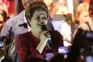 La expresidenta encabeza las encuestas de intención de voto al Senado en el estado de Minas Gerais para las elecciones del domingo. (ARCHIVO)