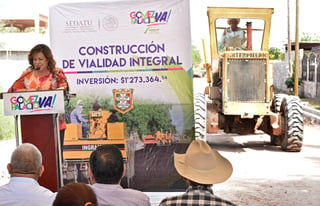 Obras. La alcaldesa Leticia Herrera Ale estuvo en el inicio de las obras de pavimentación. (CORTESÍA)