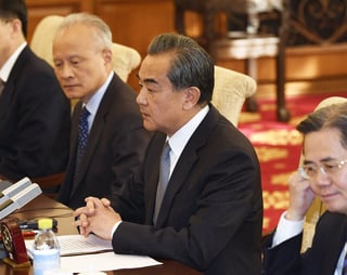 Confrontación. El ministro Wang Yi pidió a EU poner fin a la confrontación. (EFE)