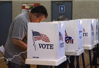 En los últimos dos años, desde las elecciones presidenciales de 2016, unas 600 mil personas se sumaron al número de electores registrados para votar en Texas. (ARCHIVO)