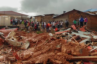 Saldo. El evento que más muertes provocó el año pasado fue el deslizamiento de tierra ocurrido en agosto en Sierra Leona. (EFE)