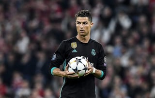 Según el diario luso Correio da Manhã, Ronaldo no quería firmar el acuerdo, pero los abogados del Madrid le presionaron para que aceptara pagar una indemnización. (ARCHIVO)