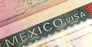 El gobierno mexicano y el de Emiratos Árabes acordaron suprimir las visas para todos los ciudadanos con pasaportes ordinarios. (ARCHIVO)