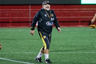 El director técnico de los Dorados de Sinaloa, Diego Armando Maradona, dirigió el entrenamiento de su equipo en la cancha de los Xolos.