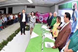 Cambio. El PRI de Gómez Palacio cuenta con nueva dirigencia; Leticia Herrera propuso una consulta para elegir candidatos. (ARCHIVO)