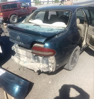 Aparatoso. Tres vehículos quedaron con daños de consideración luego de protagonizar una carambola en Gómez Palacio.