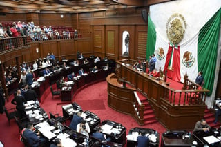López Obrador, ratificó que derivado de su proyecto de descentralización del gobierno federal, las oficinas centrales del IMSS tendrán a Morelia como nueva sede. (TWITTER)