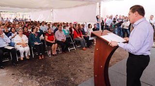 Felicitación. El mandatario estatal, José Aispuro, felicitó al municipio de Nombre de Dios por su nombramiento de Pueblo Mágico. (CORTESÍA)