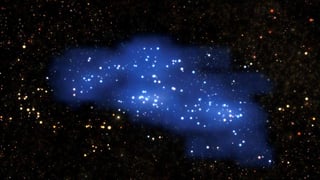 Un objeto cósmico del universo temprano al que se le estima una masa de mil billones de veces la del sol. (EFE)