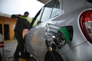 La decisión sobre el incremento de la gasolina dependerá de cada estación de servicio y de la entidad federativa del país. (ESPECIAL)