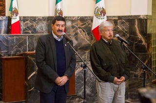 En una reunión a puerta cerrada, López Obrador y Corral platicaron sobre el caso del exmandatario de Chihuahua. (NOTIMEX)