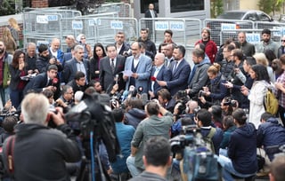 Protestan. El jefe de la Asociación de Medios Turcos - Árabes, Turan Kislakci (Cen.), pidió que se aclare la muerte del periodista Jamal Khashoggi en el consulado de Arabia Saudita en Estambul, Turquía.