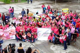 Prevención. Salen a las calles de Gómez Palacio para promover la detección oportuna del cáncer en las mujeres. (EL SIGLO DE TORREÓN)