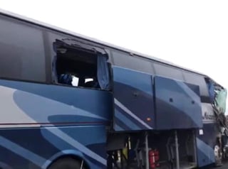 Cabe señalar que el autobús tipo Omnibus trasladaba a los pasajeros provenientes de Zihuatanejo con destino a la ciudad de Monterrey, Nuevo León. (ESPECIAL)