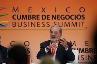 El empresario mexicano Carlos Slim, enfatizó que para cualquiera de las dos opciones para construir el Nuevo Aeropuerto Internacional de México (NAIM), Texcoco o Santa Lucía, lo conveniente es que se haga una licitación para que sea operado por privados. (EFE)