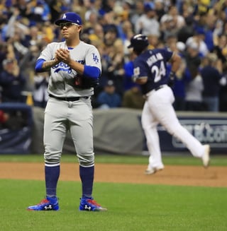 El lanzador mexicano Julio César Urías, de Dodgers de Los Ángeles, estaba de luto antes del séptimo juego de la Serie de Campeonato de la Liga Nacional contra Cerveceros de Milwaukee, debido al fallecimiento de su abuelita.