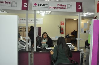 Llamado. En Coahuila son más de 100 mil electores los que deberán de actualizar su credencial; invita a realizar trámite ante el INE.