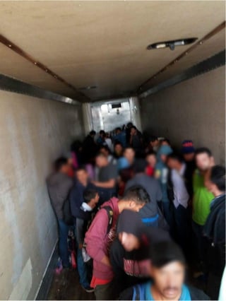 Los 159 migrantes centroamericanos fueron asegurados hace más de una semana, luego de que se encontraran hacinados en el semirremolque de un tractocamión, el cual tenía como destino llegar al estado de Tamaulipas.