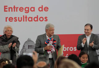Promesa. Andrés Manuel López Obrador prometió ayer que su estrategia de seguridad y justicia no apostará por la “guerra”. (EFE)