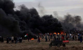 El balance de víctimas, que incluye a por lo menos 85 heridos, fue dado a conocer la noche de este viernes por el Ministerio de Salud en Gaza, tras concluir la jornada semanal de protestas palestinas que se realizan desde hace más de seis meses. (AP)
