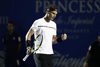 Nadal abandonó las semifinales del Abierto de Estados Unidos a principios de septiembre con una lesión de rodilla derecha. (ARCHIVO)