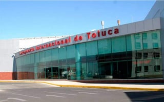 Al inaugurar dos nuevas rutas que comunicarán Toluca con Cancún y Monterrey, de la empresa de bajo costo Viva Aerobús, Del Mazo Maza señaló que este aeropuerto tiene una capacidad instalada para trasladar a 8 millones de pasajeros. (ARCHIVO)