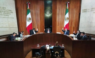 En la sesión hubo cuatro votos a favor y tres en contra sobre la propuesta planteada por el Magistrado Felipe Alfredo Fuentes Barrera. (ESPECIAL) 

