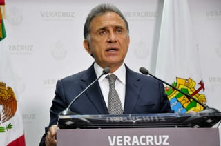 El gobernador Miguel Ángel Yunes informó que luego de una reunión con autoridades estatales y federales se establecieron las acciones respecto a la primera caravana de centroamericanos. (ARCHIVO)