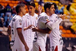 Jugadores de Chivas, en festejo durante el juego de la Jornada 15 del Torneo Apertura 2018 de la Liga MX en el estadio Cuauhtémoc.