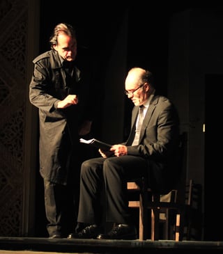 Montaje. Los actores Odiseo Bichir y Rafael Perrín se presentaron anoche en el Isauro Martínez con La dama de negro.