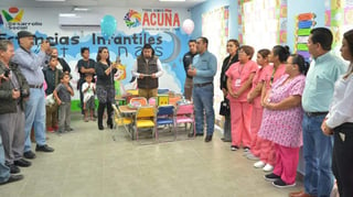 La administración municipal de Ciudad Acuña mostró a padres y madres de familia las instalaciones y los servicios que se ofrecen en las estancias infantiles nocturnas.