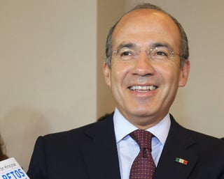 Felipe Calderón evalúa crear un nuevo partido. (ARCHIVO) 