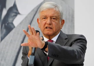 Andrés Manuel López Obrador, salió al quite con una conferencia en la que aclaró que su Administración no impulsará reformas al marco regulatorio de la banca e instituciones financieras, al menos en los tres primeros años de su Gobierno. (EFE)