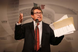 Ricardo Monreal insistió en la iniciativa que prohíbe comisiones bancarias. (ARCHIVO) 