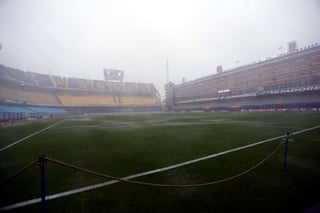 El duelo fue pospuesto debido a una fuerte tormenta que azota a Buenos Aires; el duelo está programado para jugarse hoy.
(EFE)