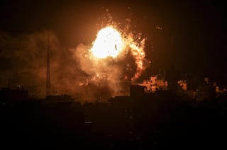 Ataque. Milicias palestinas han lanzado más de 300 cohetes a Israel en represalia por operativo. (EFE)