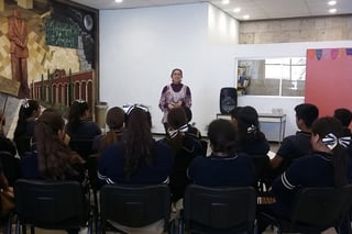 Actividades. Conmemoran Día Nacional del Libro con lectura ante estudiantes en Casa de la Cultura Ernestina Gamboa.