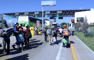 La Unidad Estatal de Protección Civil y Bomberos de Jalisco (UEPCBJ) informó hoy que cinco mil 355 migrantes ya han salido del albergue de Zapopan donde se encontraban para continuar su camino hacia Estados Unidos. (NOTIMEX)