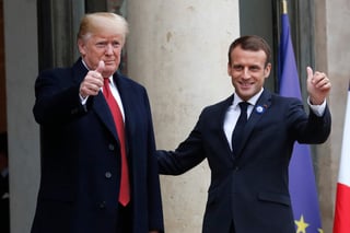 El presidente de los Estados Unidos también amenazó con poner tasas más altas a las importaciones de vino francés y criticó el proyecto del ejército europeo que promueve el presidente Macron. (ARCHIVO)